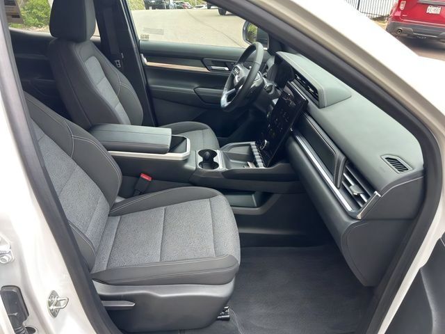 Additional photo of vehicle.