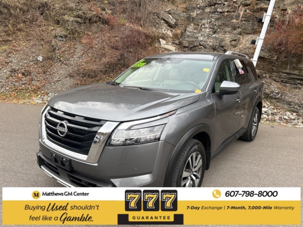 Used 2023 Nissan Pathfinder SL SUV