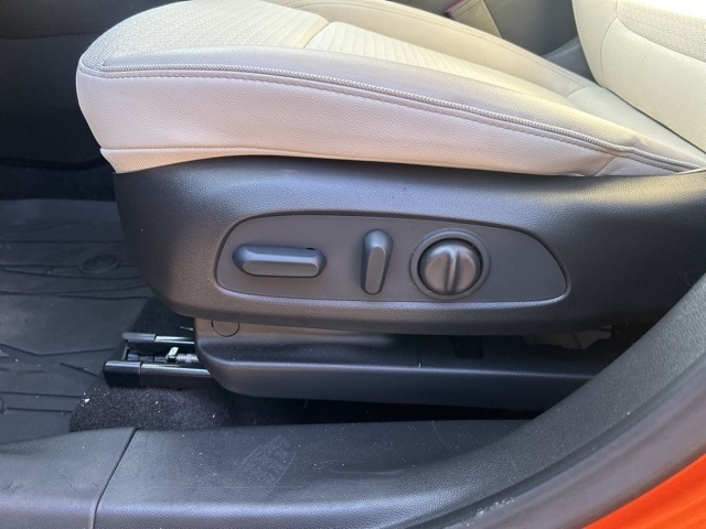 Additional photo of vehicle.