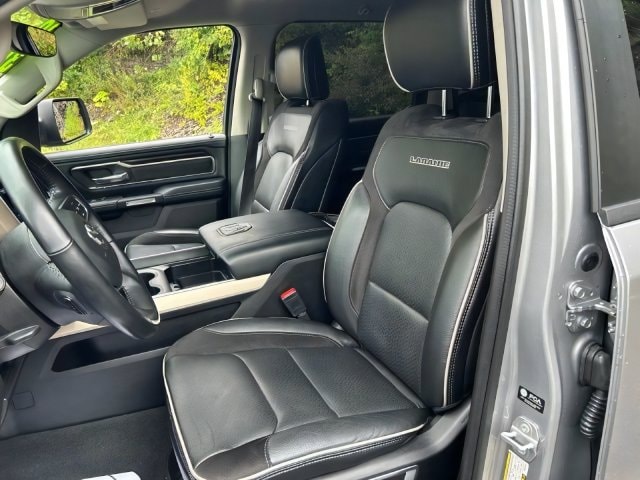 Additional photo of vehicle.