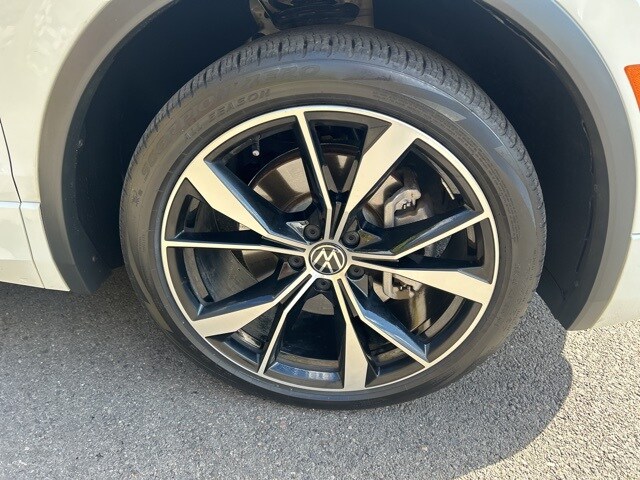 2022 Volkswagen Tiguan SEL Premium R-Line photo 4