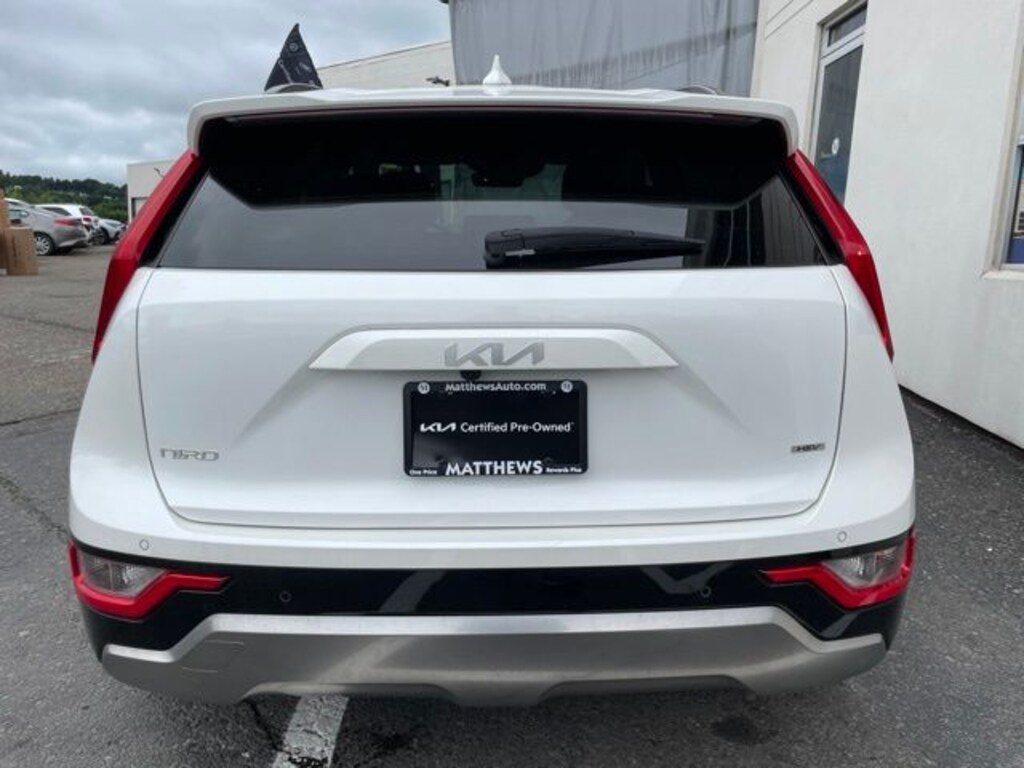 Used 2023 Kia Niro SX SUV