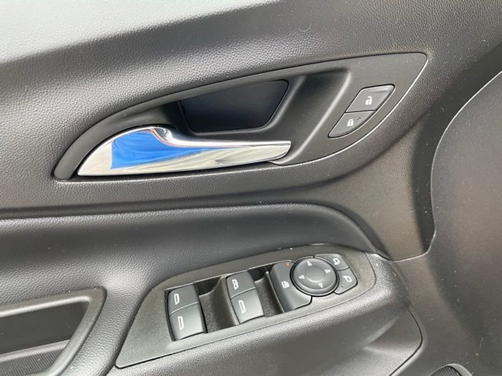 2022 Chevrolet Equinox LT - Photo 24