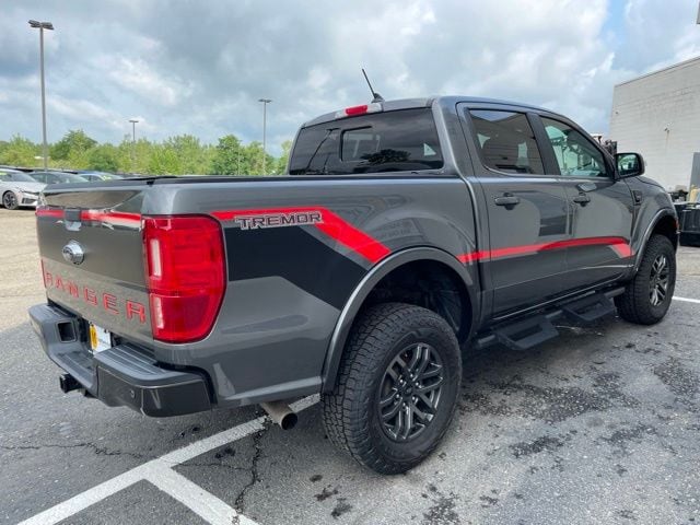Additional photo of vehicle.