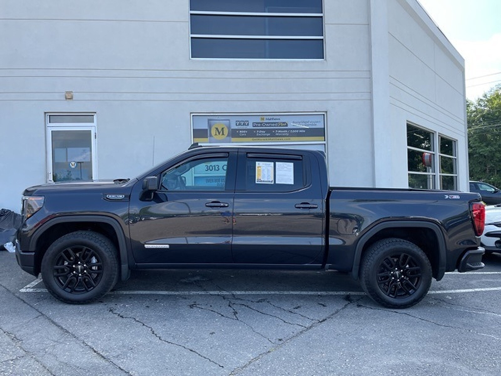 2024 Gmc Sierra 1500 Elevation photo 2