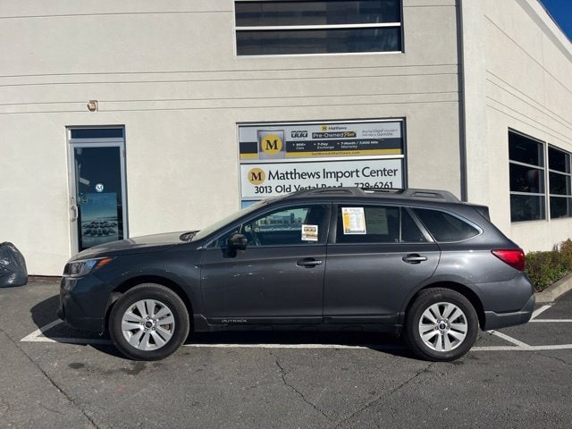Additional photo of vehicle.