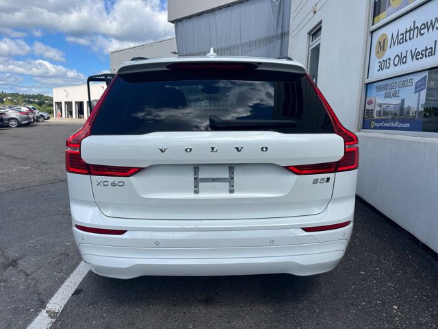 Additional photo of vehicle.