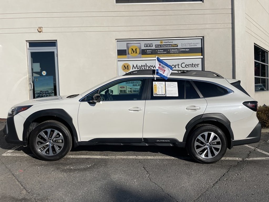 Used 2023 Subaru Outback Premium SUV