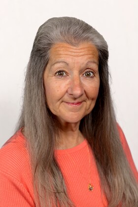 Staff member Donna Stofan from ID_21a1145b6897