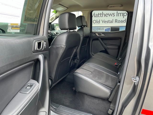 Additional photo of vehicle.
