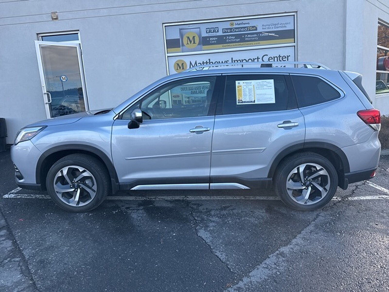 2023 Subaru Forester Touring photo 2