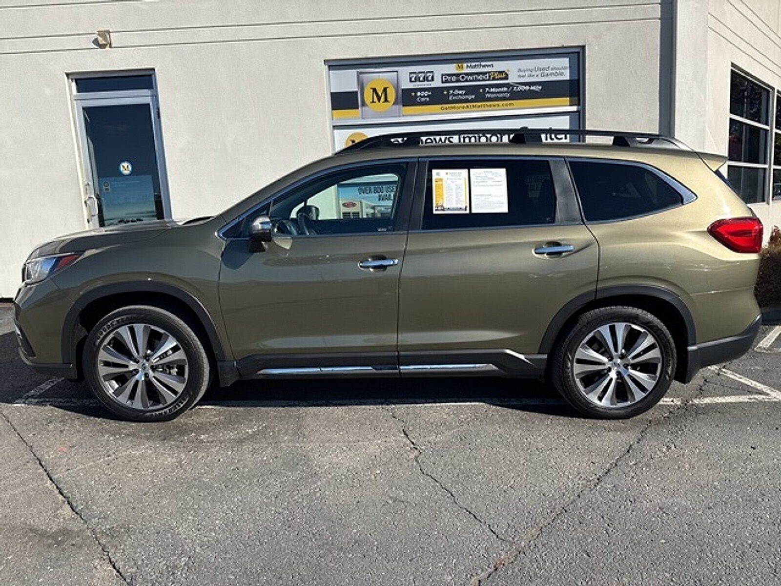 2022 Subaru Ascent Touring photo 2