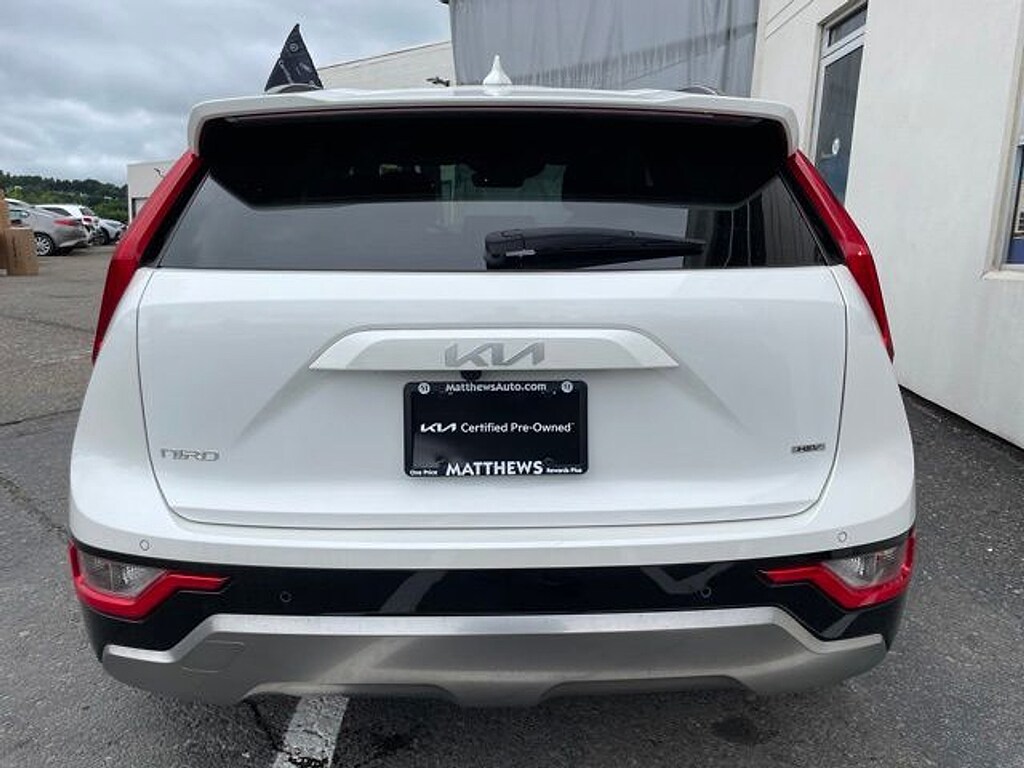 Used 2023 Kia Niro SX SUV