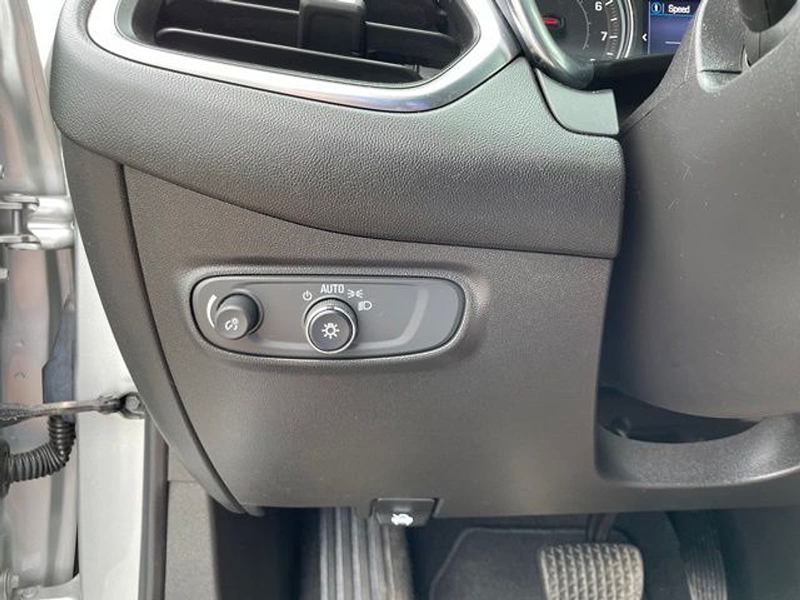 2022 Chevrolet Equinox LT - Photo 23