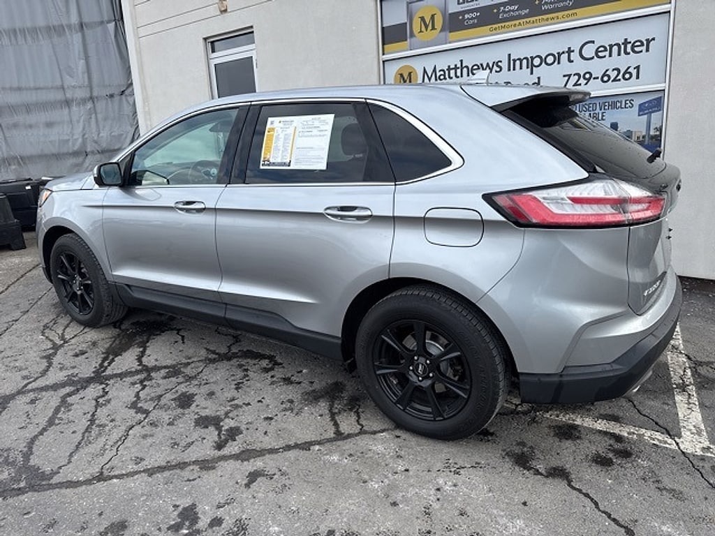 2020 Ford Edge SEL photo 3