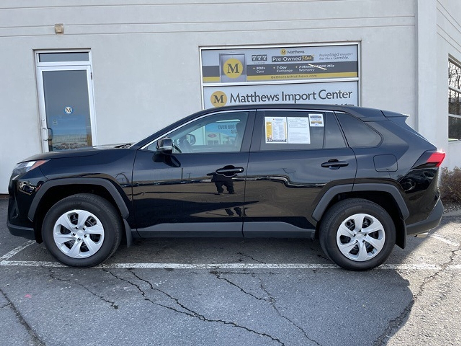 2024 Toyota RAV4 LE photo 2