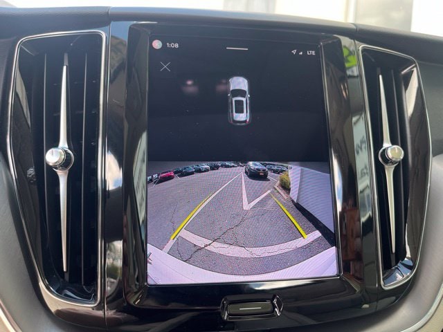 Additional photo of vehicle.