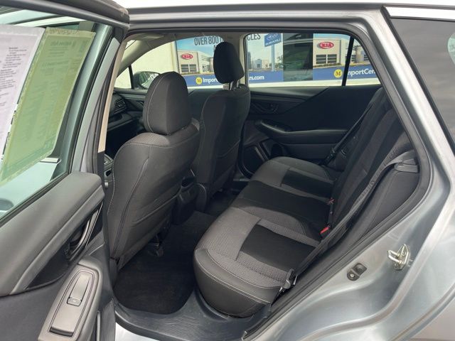 Additional photo of vehicle.