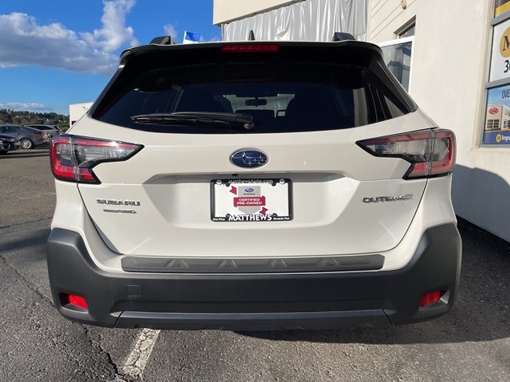 Used 2023 Subaru Outback Premium SUV