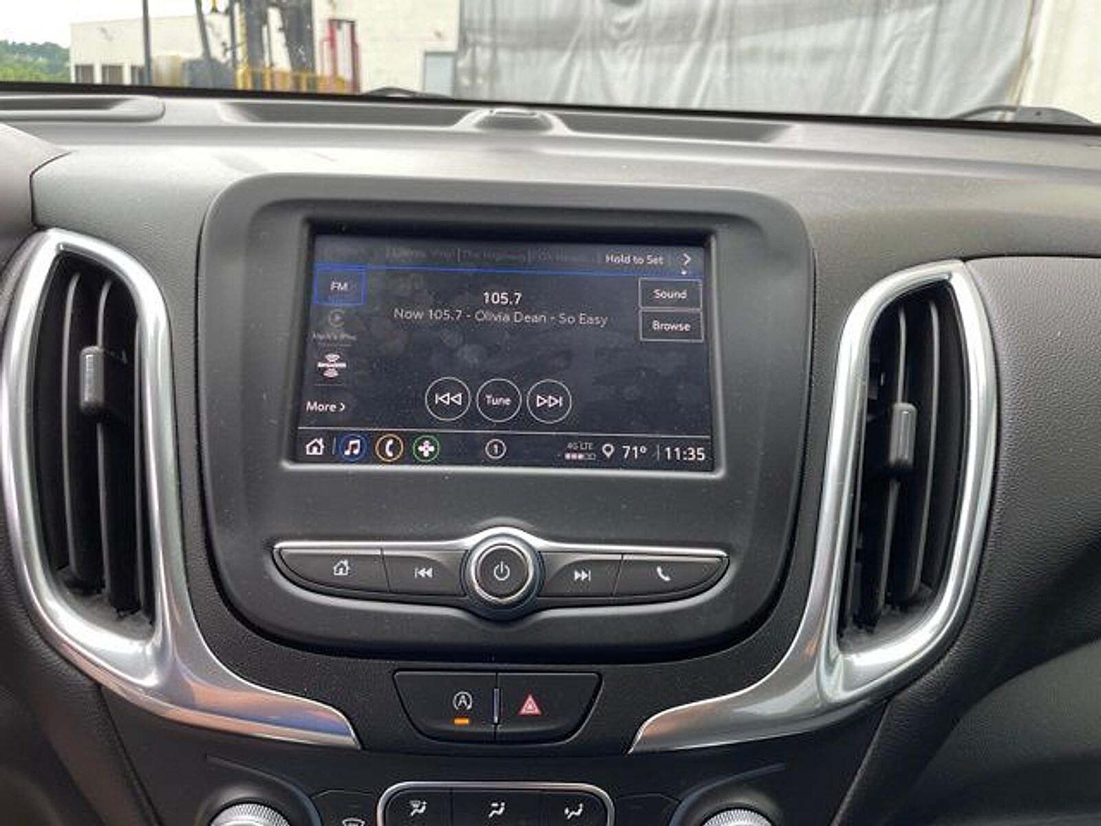 2022 Chevrolet Equinox LT - Photo 16