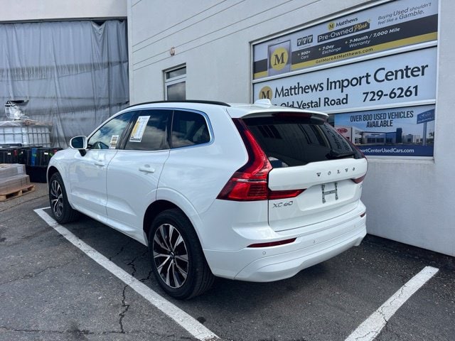 Additional photo of vehicle.