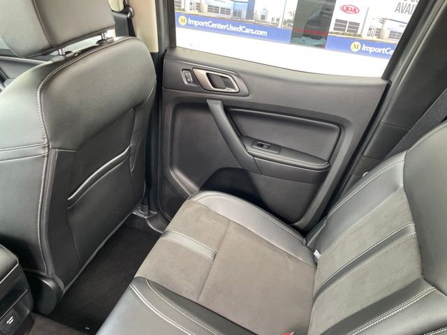 Additional photo of vehicle.