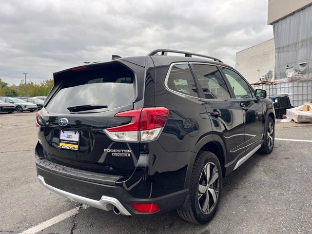 Additional photo of vehicle.