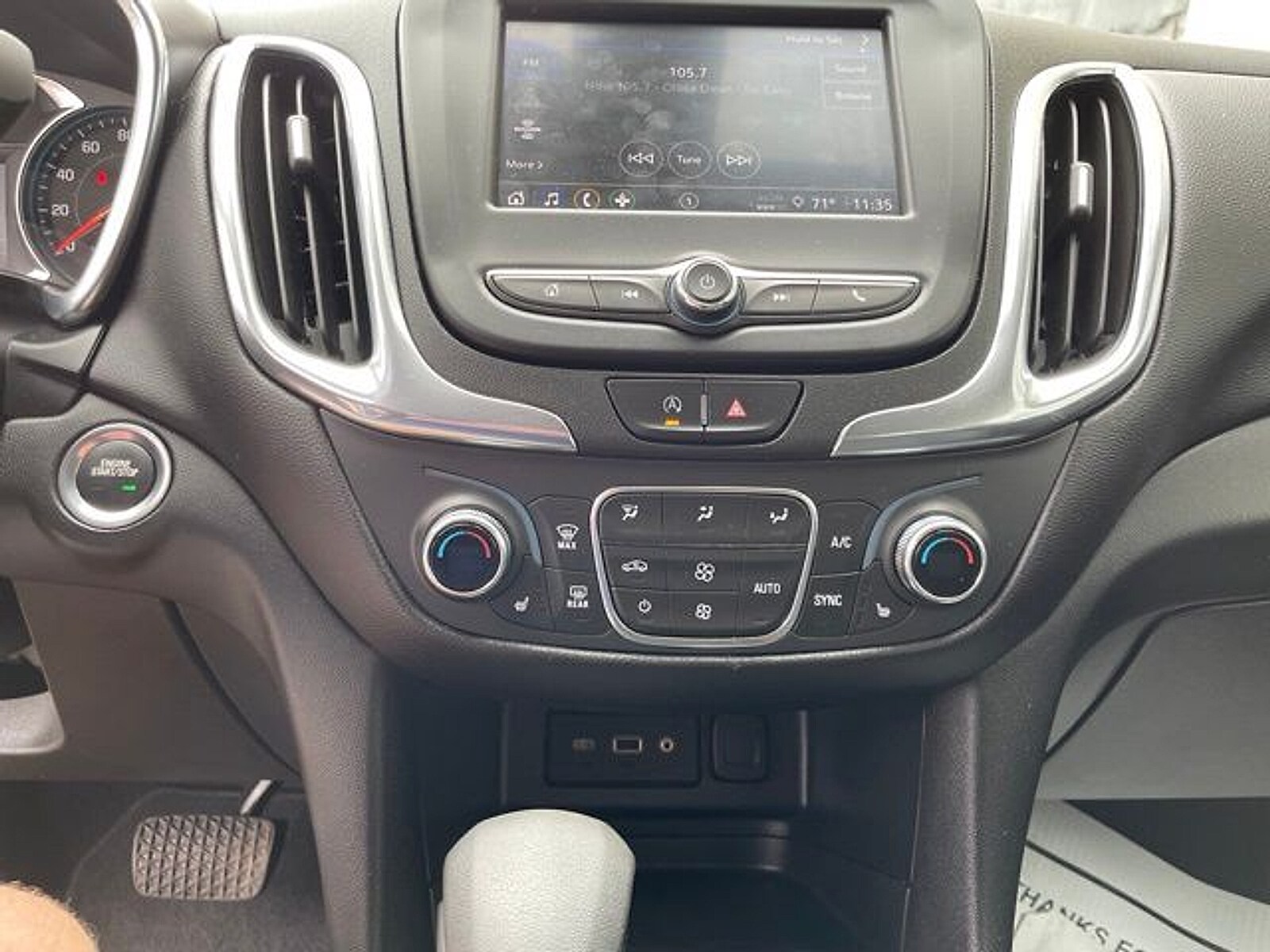 2022 Chevrolet Equinox LT - Photo 15