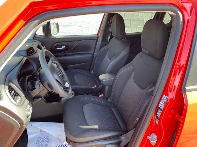 Additional photo of vehicle.