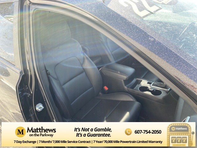 Additional photo of vehicle.