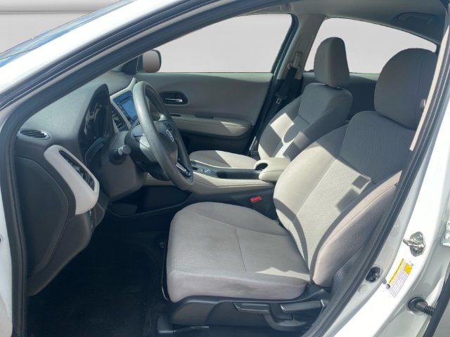 Additional photo of vehicle.