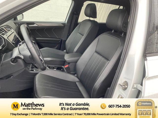 Additional photo of vehicle.