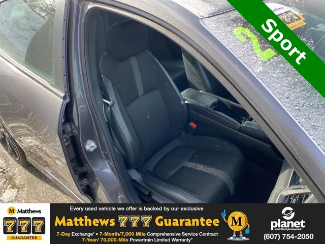 Additional photo of vehicle.