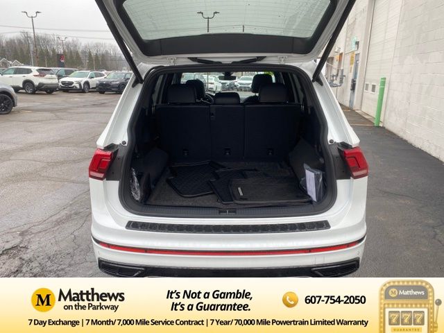 Additional photo of vehicle.