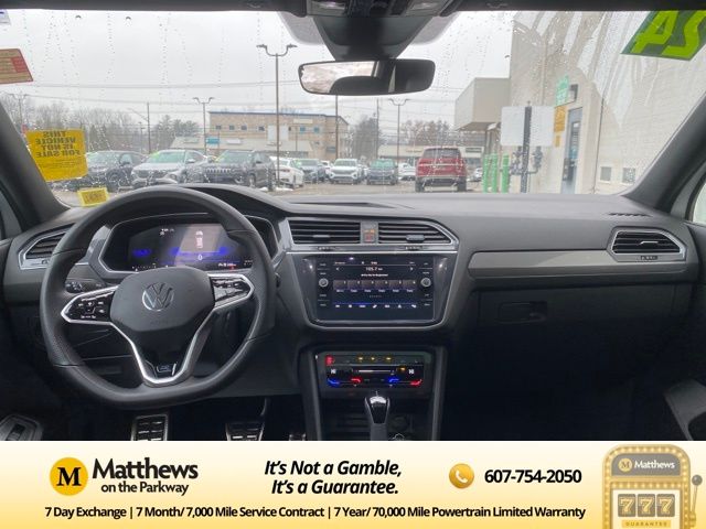 Additional photo of vehicle.