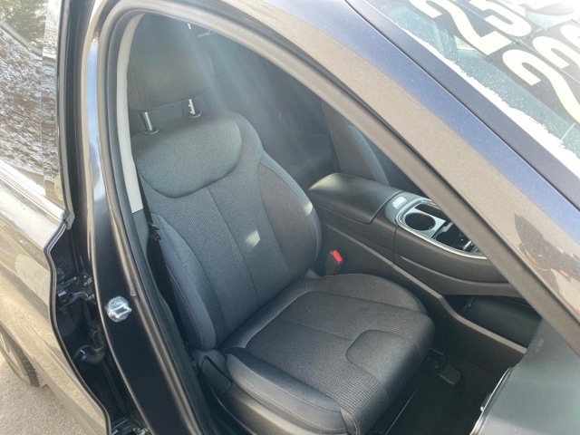 Additional photo of vehicle.