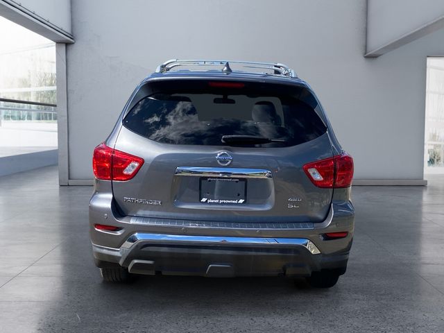 Additional photo of vehicle.