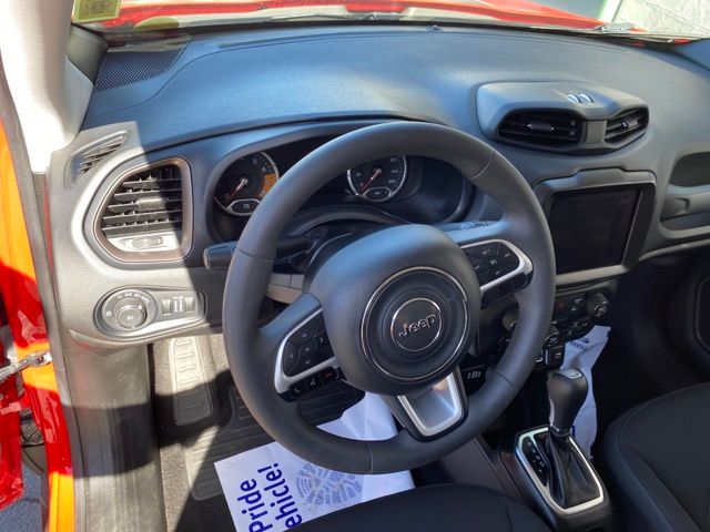 Additional photo of vehicle.