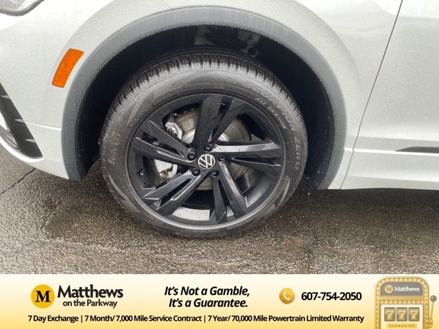 Additional photo of vehicle.