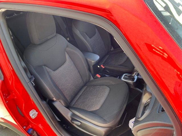 Additional photo of vehicle.