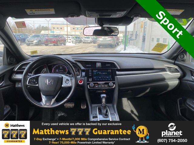 Additional photo of vehicle.