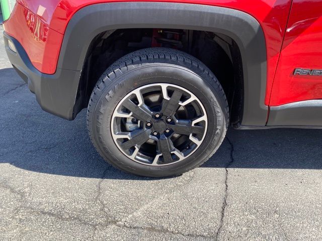 Additional photo of vehicle.