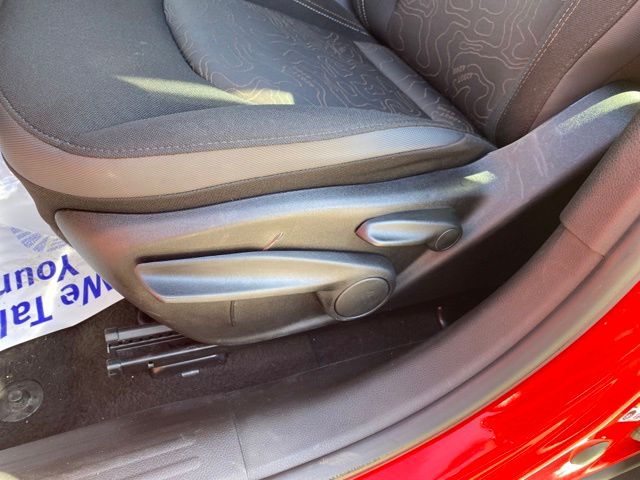 Additional photo of vehicle.