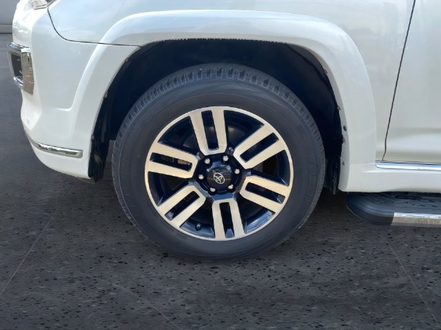 Additional photo of vehicle.