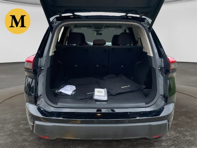 Additional photo of vehicle.