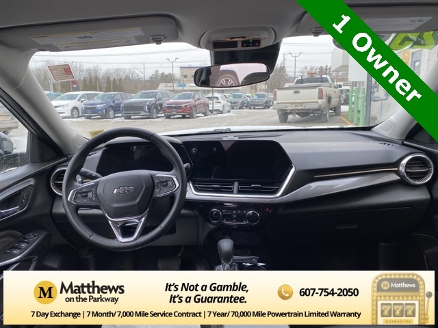 Additional photo of vehicle.