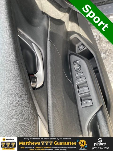 Additional photo of vehicle.