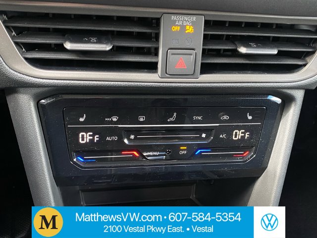 Additional photo of vehicle.