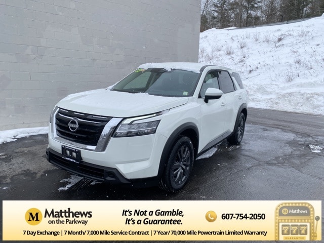 2022 Nissan Pathfinder S