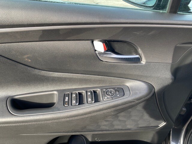 Additional photo of vehicle.